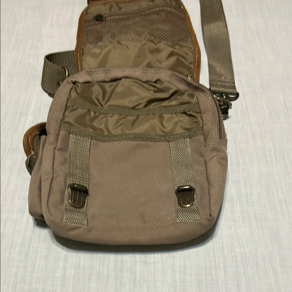 Field and Stream Men's Tan Canvas Crossbody Bag